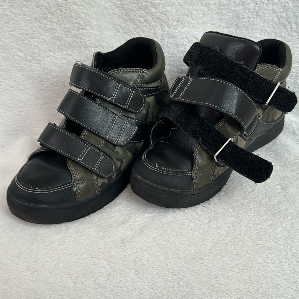ORTMANN boy’s utility sneakers